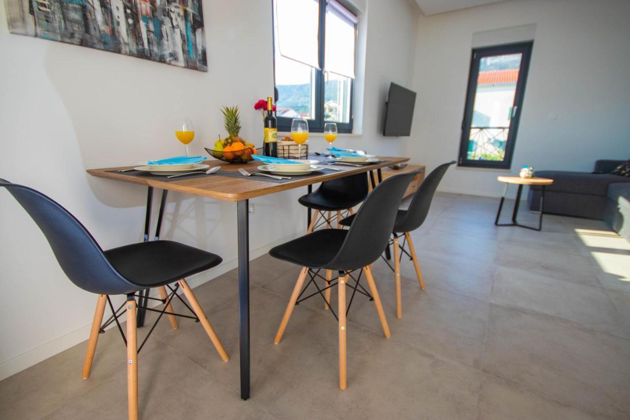 Apartmani Le-Lu Каштела Екстер'єр фото