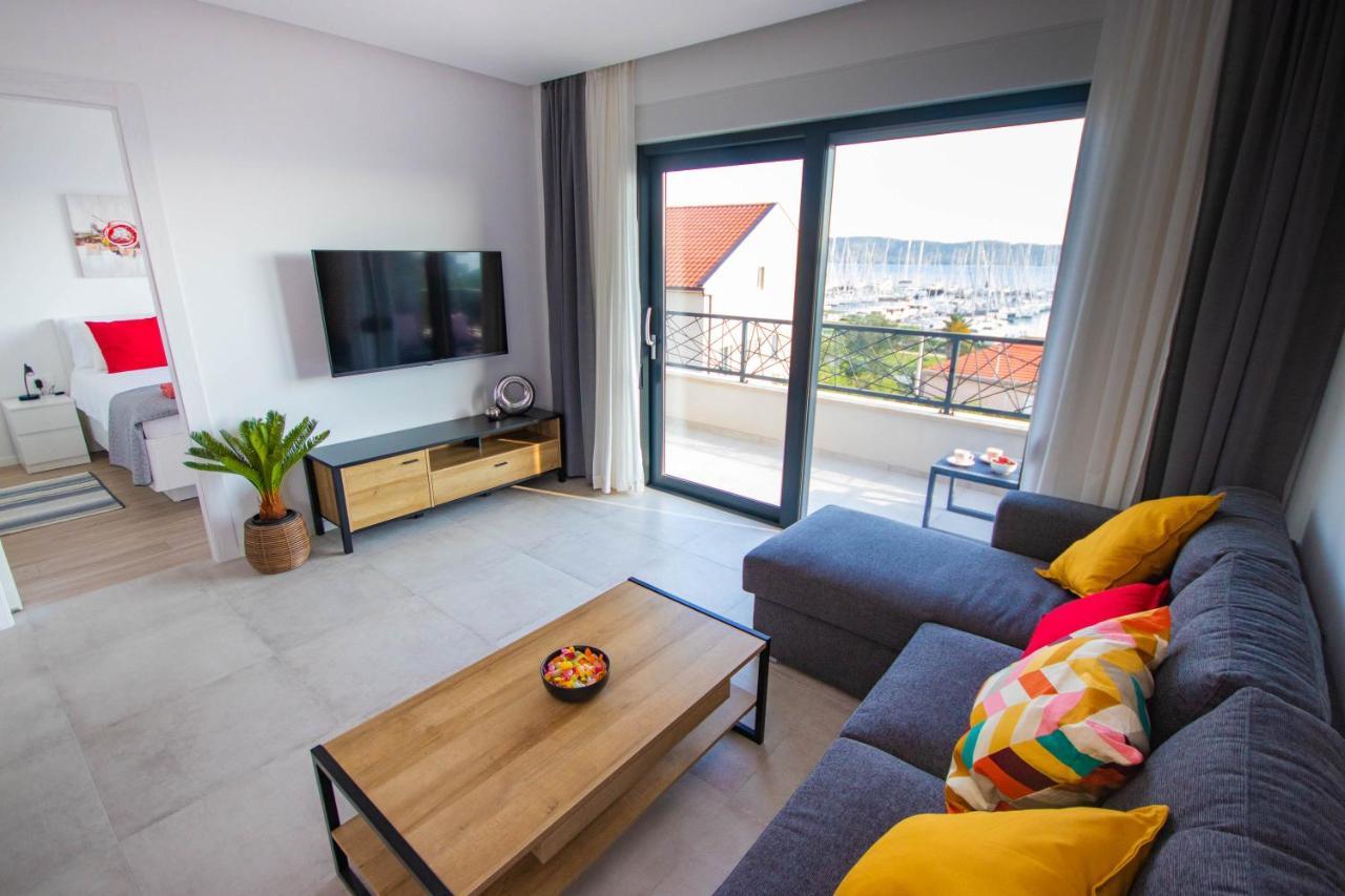 Apartmani Le-Lu Каштела Екстер'єр фото