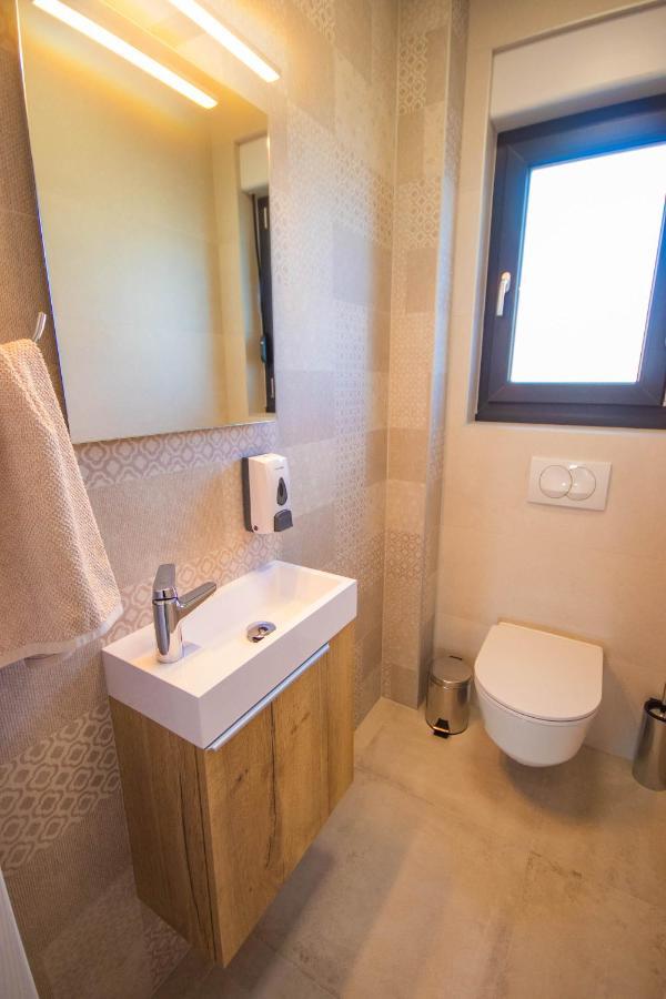 Apartmani Le-Lu Каштела Екстер'єр фото