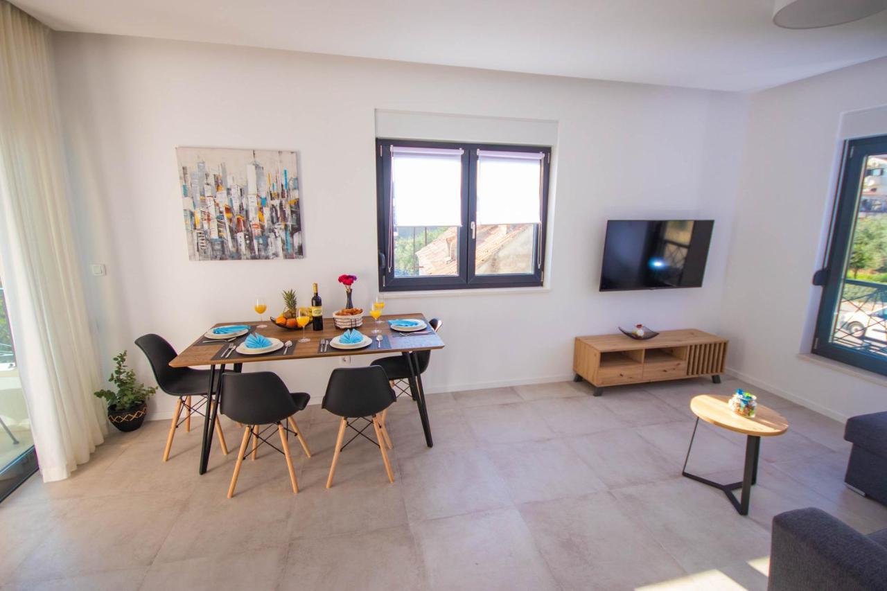 Apartmani Le-Lu Каштела Екстер'єр фото