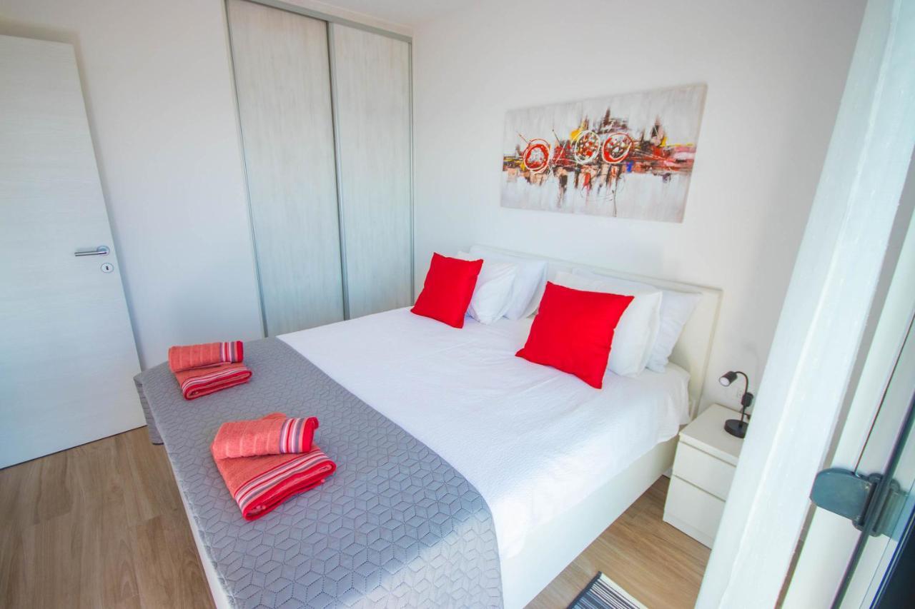 Apartmani Le-Lu Каштела Екстер'єр фото