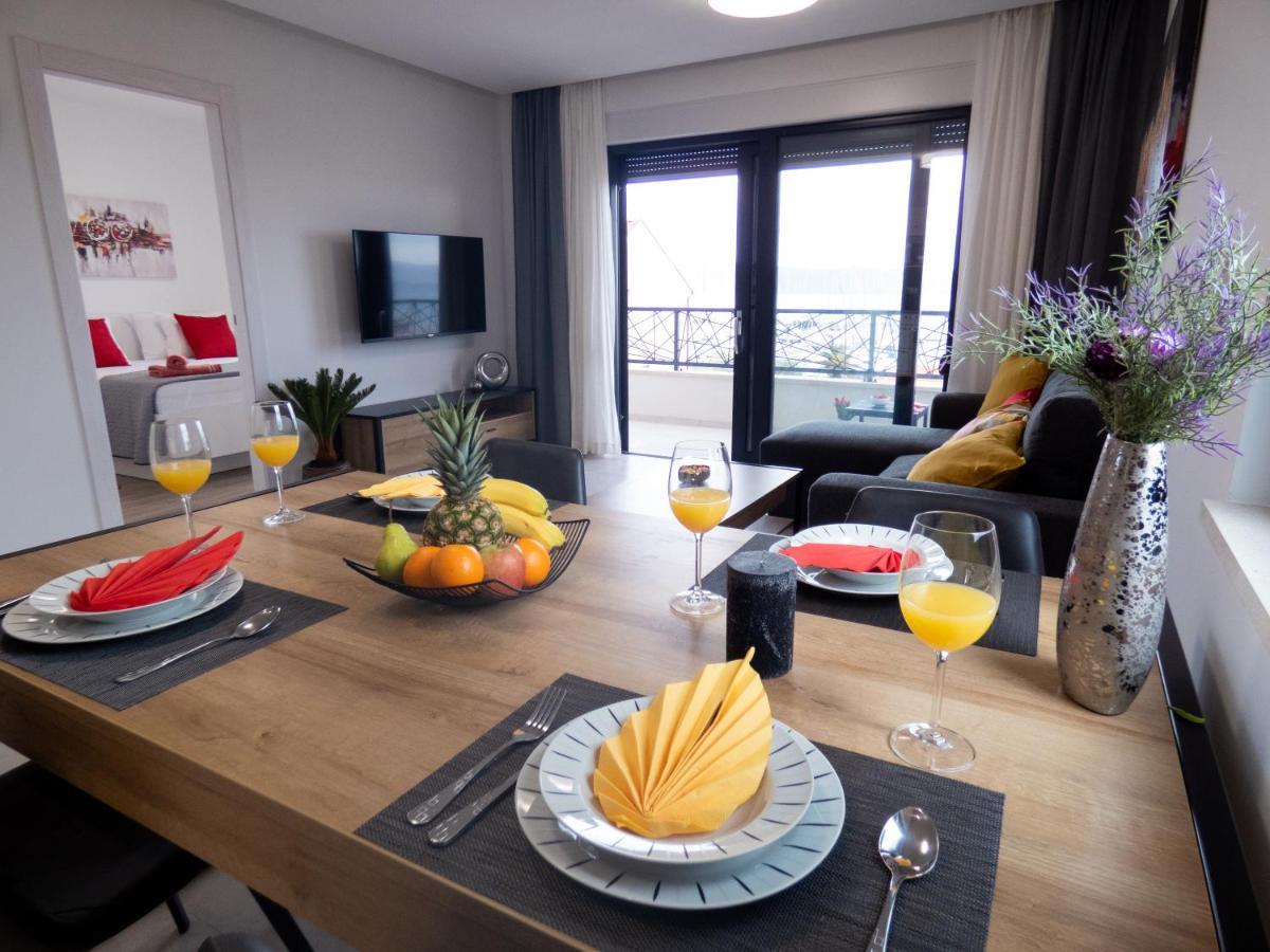 Apartmani Le-Lu Каштела Екстер'єр фото